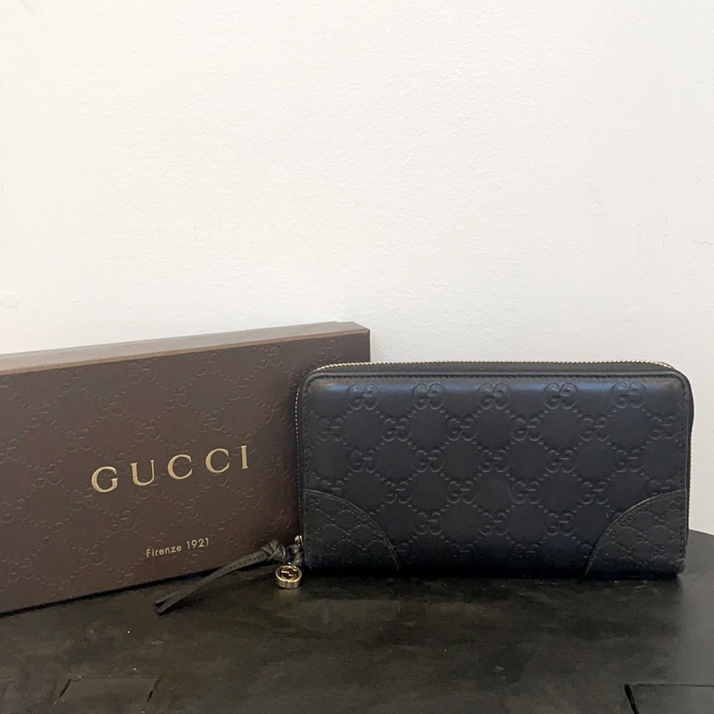 Gucci black leather wallet